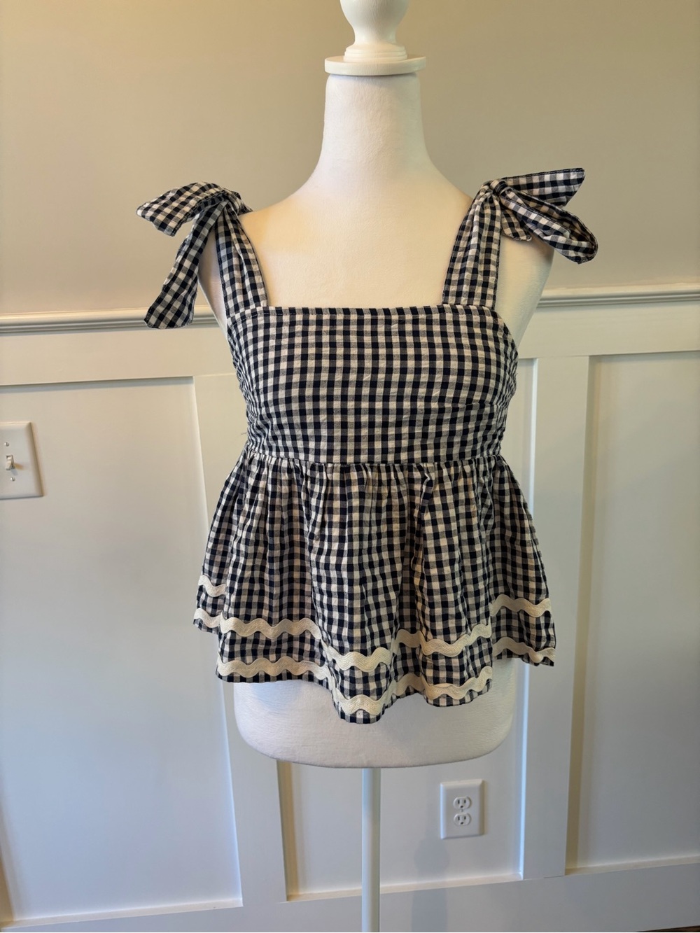 Gingham Tie-Shoulder Peplum Top - Black & White